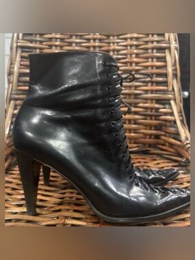 Nine West Black Leather  Lace-Up Women's Boots in size 8